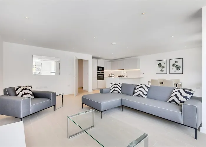 Quiet Liverpool St Station Residence